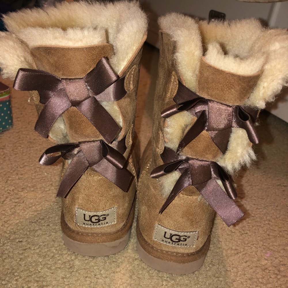 Ugg bow boots